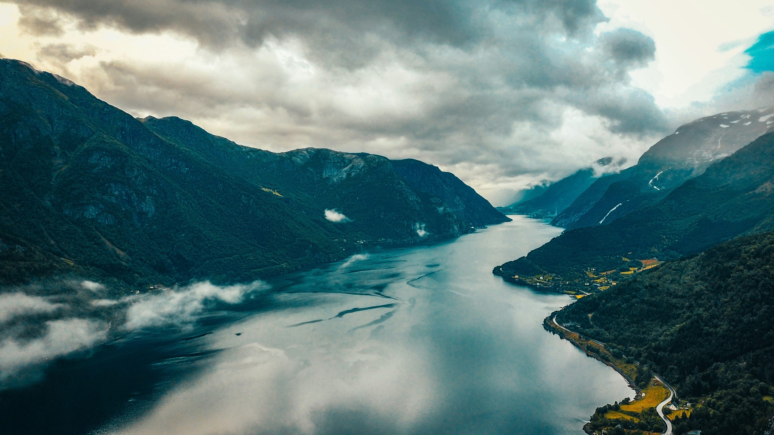 explore the breathtaking fjords of norway, a haven for nature lovers and adventure seekers. discover the stunning landscapes and crystal-clear waters of the fjords on a once-in-a-lifetime trip.